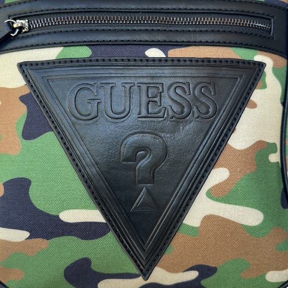 New GUESS Camo Men’s Bag - Picture 2 of 7